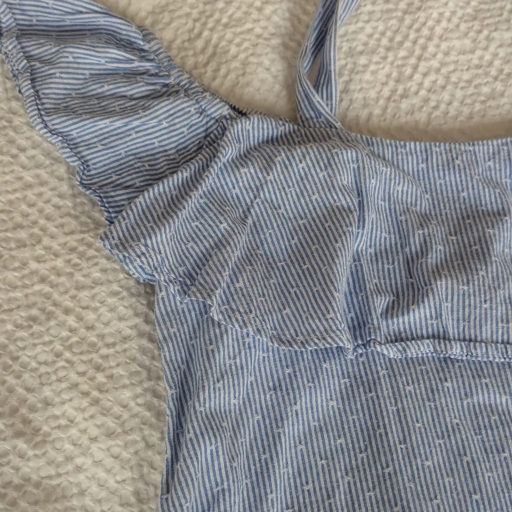 Off Shoulder Ruffle Blouse - Picture 3 of 5